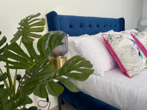 Iconic Location 3 Bed 2 Bath Flat near Regents Park